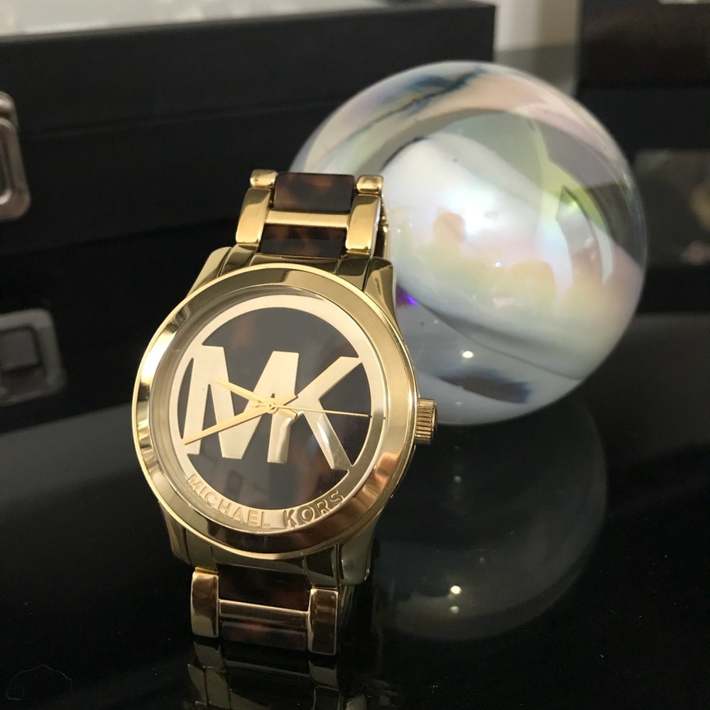 MK watch